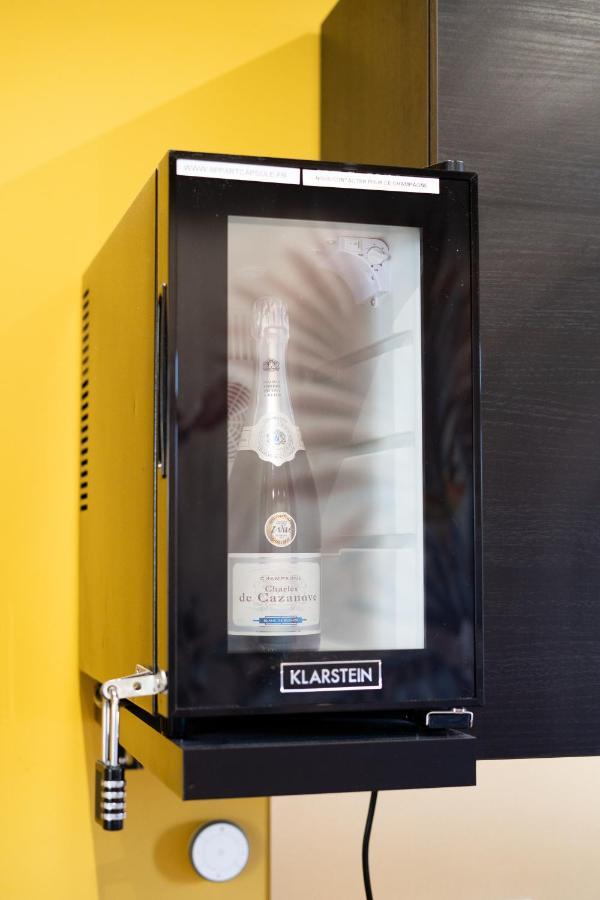 Capsule Premium Balneo & Home Cinema Валенсиен Екстериор снимка